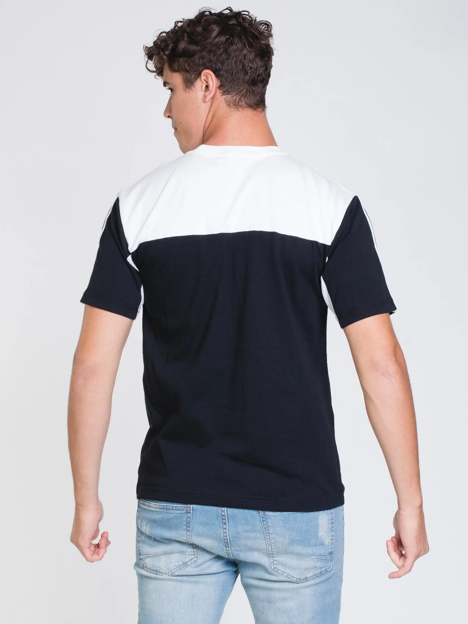 ADIDAS CLASSICS SHORT SLEEVE T-SHIRT  - CLEARANCE