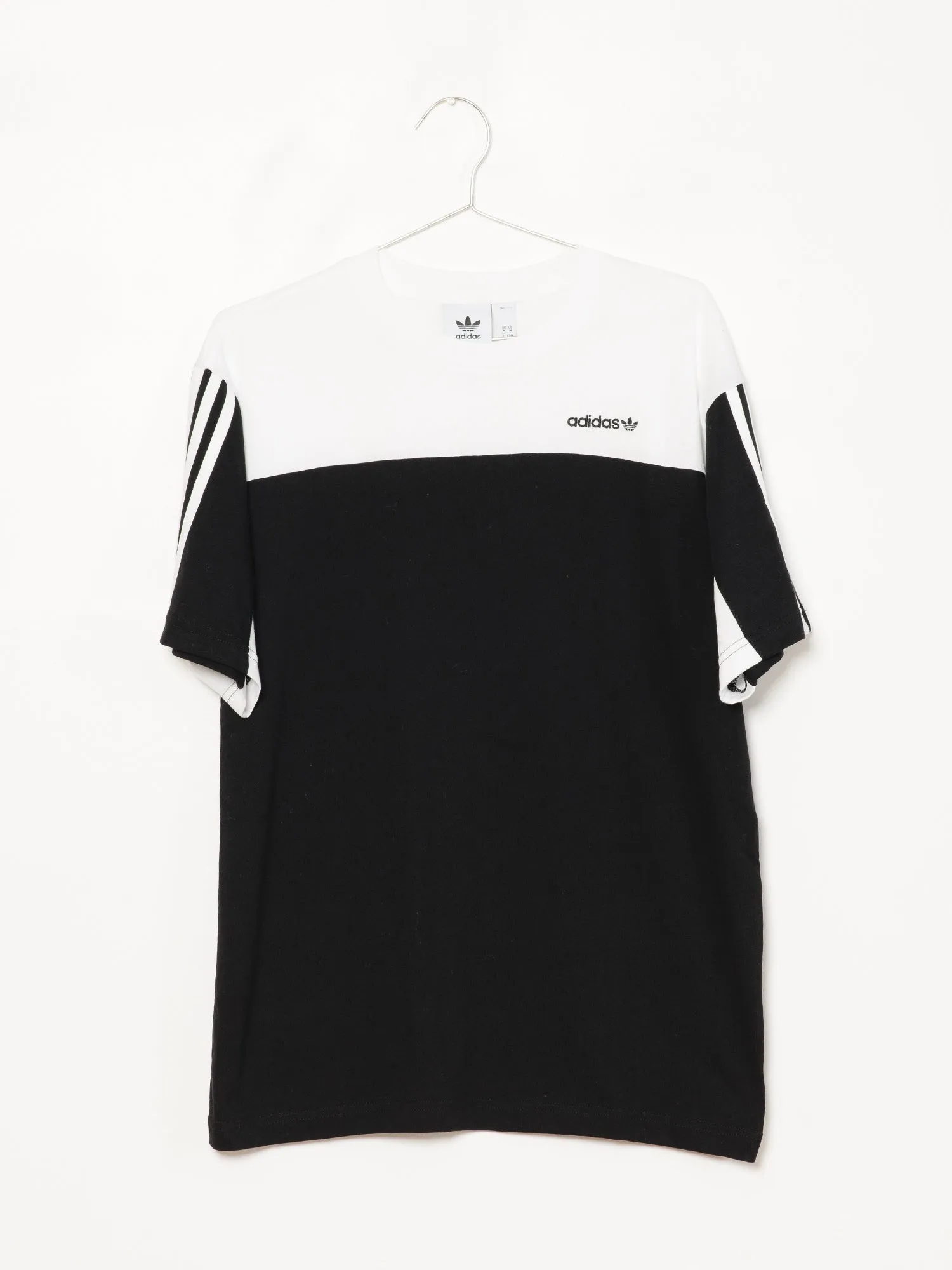 ADIDAS CLASSICS SHORT SLEEVE T-SHIRT  - CLEARANCE