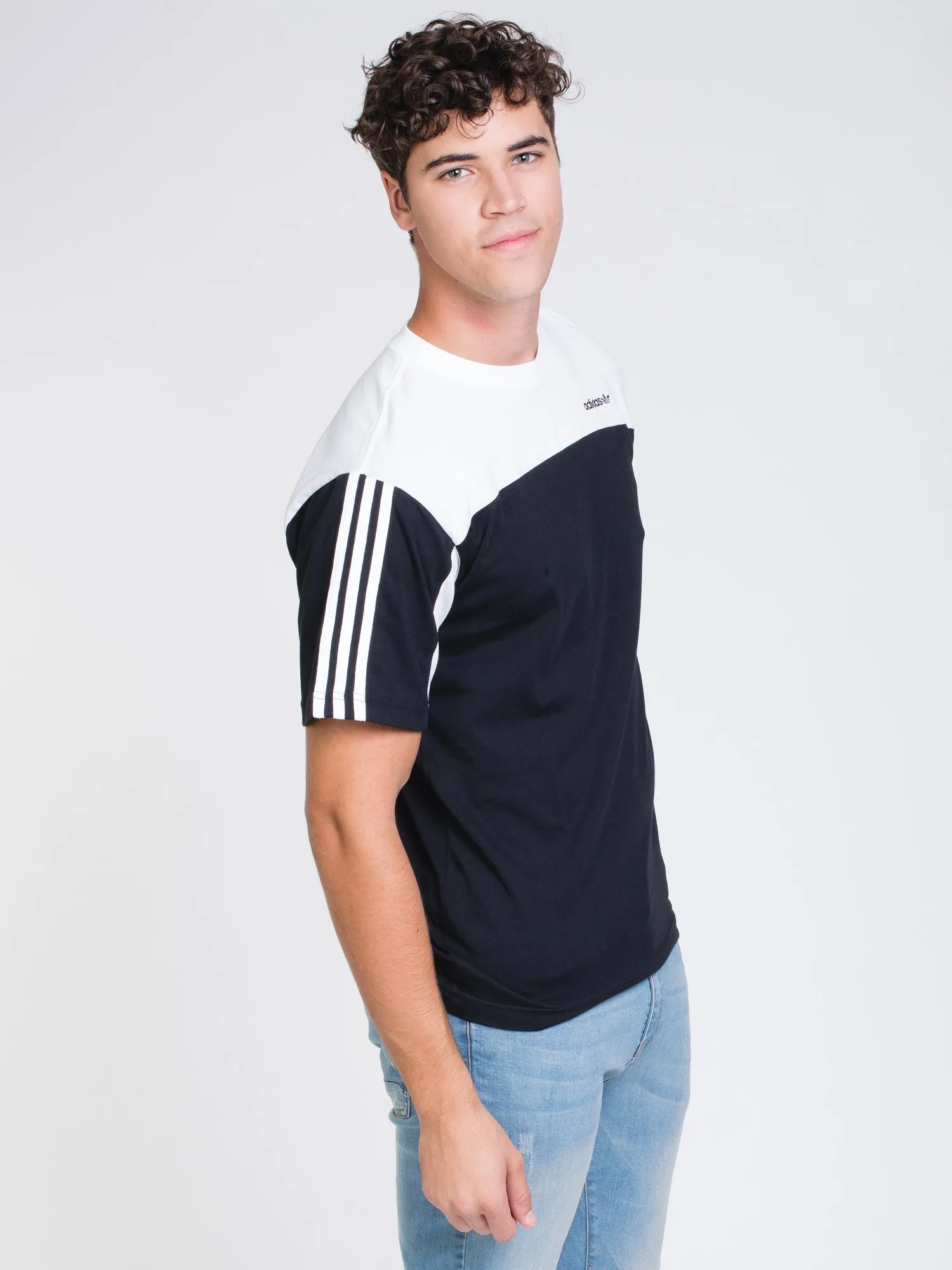 ADIDAS CLASSICS SHORT SLEEVE T-SHIRT  - CLEARANCE